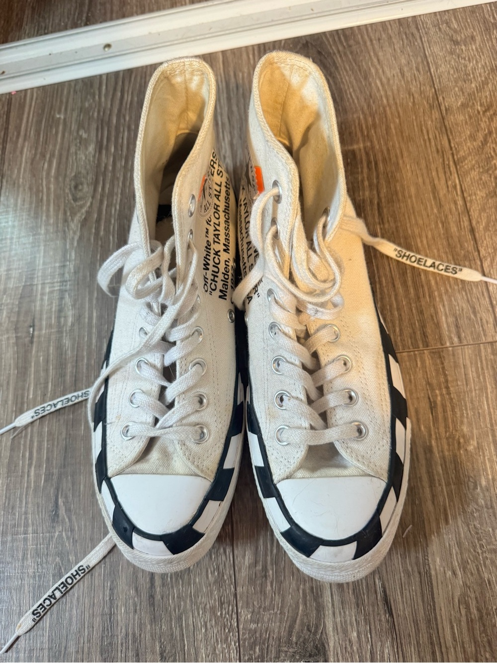 Off-White x Converse - Picture 2 of 3